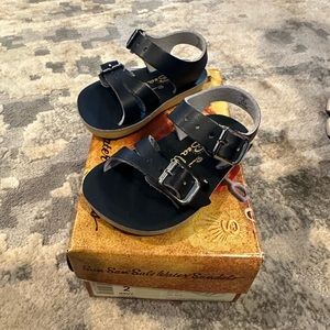 NIB *N A V Y* Sun-San Sea-Wee Sandals Size 2